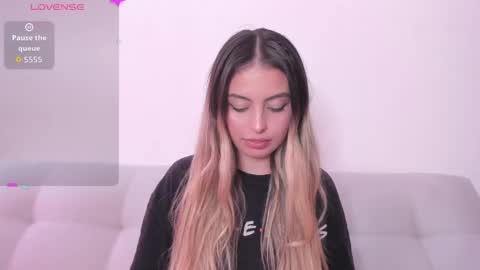 Snapshot of fernanda_aaa chatting on May 11, 2026, 4:04 pm fernanda online show from May 11, 2026, 4:04 pm