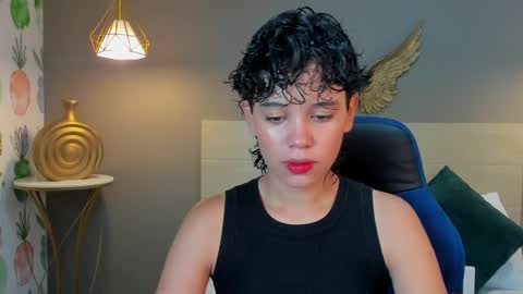 Snapshot of fernanda_indie chatting on February 11, 2025, 12:05 pm F E R N A N D A online show from February 11, 2025, 12:05 pm