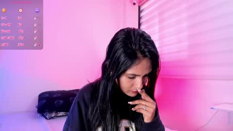 fernanda_liie_ online show from May 7, 2026, 12:54 pm