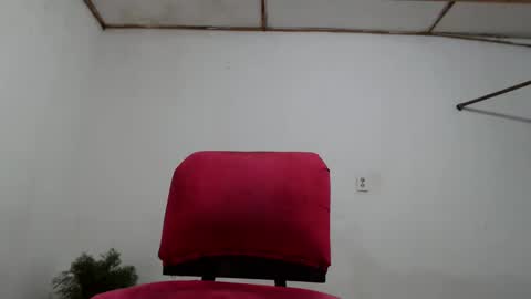 fernandez_latinblack online show from December 4, 2024, 11:46 pm