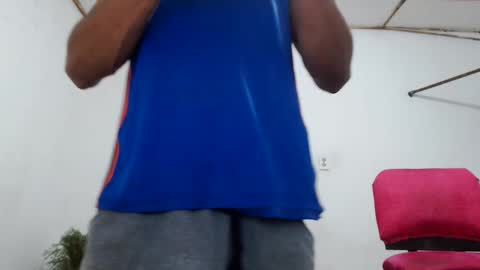 fernandez_latinblack online show from December 5, 2024, 2:53 am