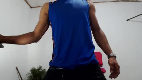 fernandez_latinblack online show from December 8, 2024, 10:57 pm