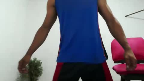 fernandez_latinblack online show from December 20, 2024, 5:25 am
