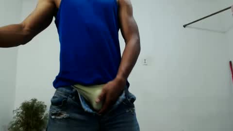 fernandez_latinblack online show from December 29, 2024, 6:14 am