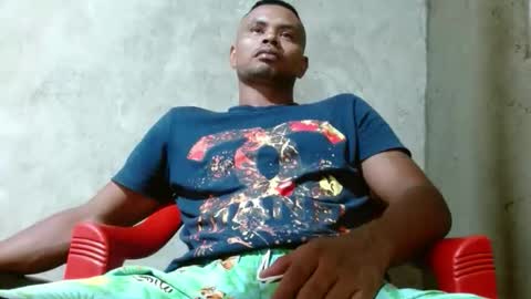 fernandez_latinblack online show from December 16, 2025, 1:32 am