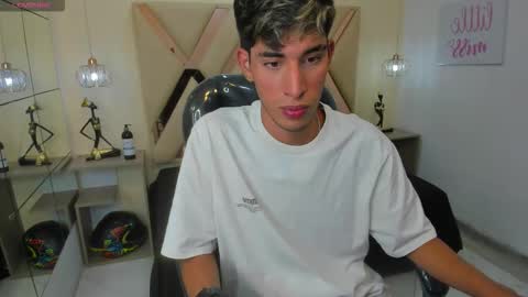 FER PHOENIX online show from October 10, 2025, 4:22 am