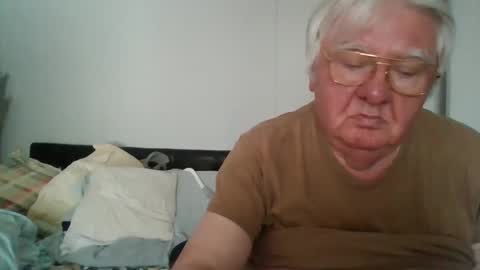 fewxtrapounds985 online show from March 12, 2025, 9:45 pm