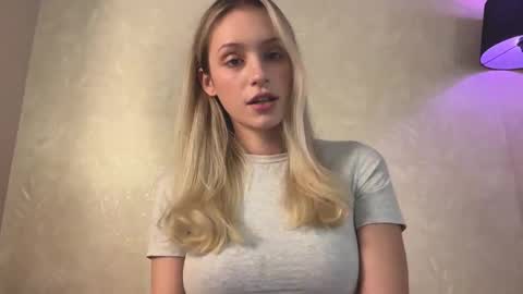 Lisa online show from October 1, 2025, 11:49 am