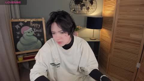 fiamoory online show from February 5, 2025, 7:50 am