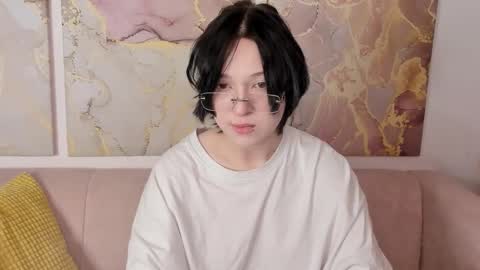 fiamoory online show from March 4, 2026, 1:22 am