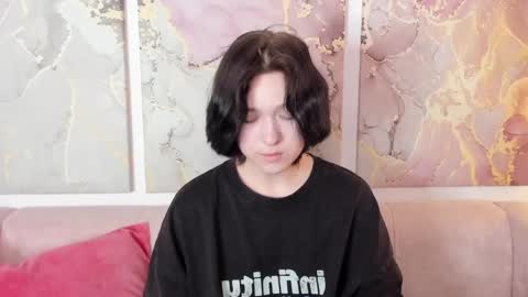 fiamoory online show from April 9, 2026, 6:19 am