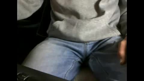 fifi010203 online show from November 4, 2025, 7:07 am