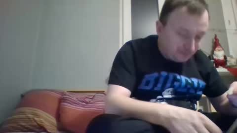 filipek757 online show from January 1, 2025, 5:22 pm