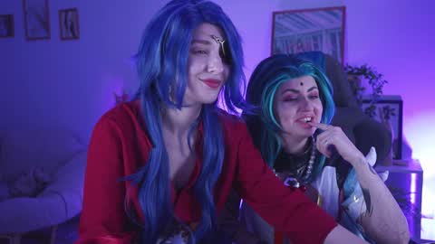 cap and Lana  online show from December 8, 2024, 2:52 pm