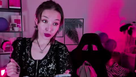 cap and Lana  online show from December 18, 2024, 8:31 am