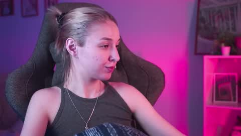 cap and Lana  online show from February 23, 2025, 5:01 am