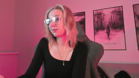 cap and Lana  online show from March 2, 2025, 2:30 am