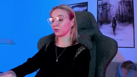 cap and Lana  online show from March 6, 2025, 8:52 am