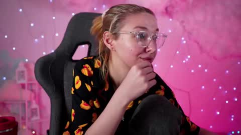 cap and Lana  online show from March 8, 2025, 8:22 am