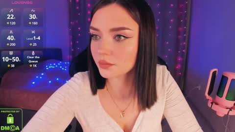 LEEN online show from February 8, 2025, 9:15 pm