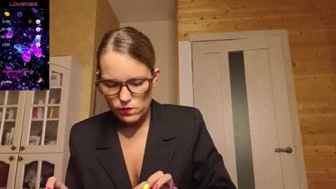Snapshot of findom_lady_shine chatting on October 10, 2025, 11:53 am Lady online show from October 10, 2025, 11:53 am