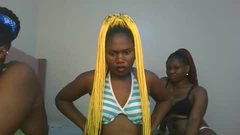 Snapshot of fine_melanie chatting on January 17, 2026, 12:43 pm melanie online show from January 17, 2026, 12:43 pm