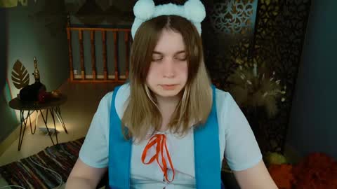 fiora online show from January 5, 2025, 8:11 am