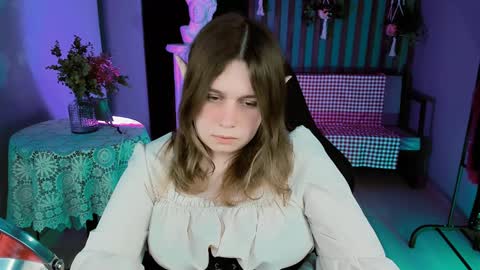 fiora online show from January 31, 2025, 3:22 pm