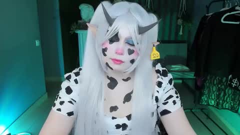 fiora online show from March 1, 2025, 11:17 am