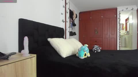 Snapshot of fiore_sanz chatting on January 3, 2025, 12:33 am online show from January 3, 2025, 12:33 am