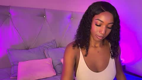 Fiorela Lenin  online show from February 8, 2025, 4:04 pm