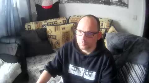 Snapshot of fips1981 chatting on April 6, 2026, 8:15 am fips1981 online show from April 6, 2026, 8:15 am