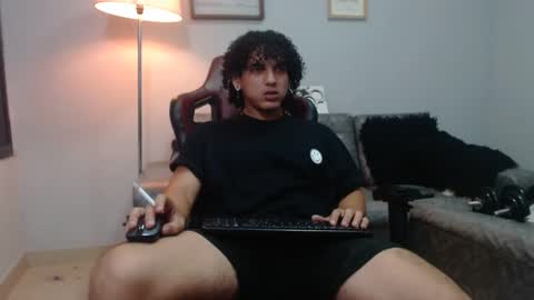 fire_boy69 online show from November 6, 2025, 2:18 pm