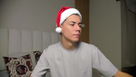 Nicolas online show from December 18, 2025, 12:44 pm