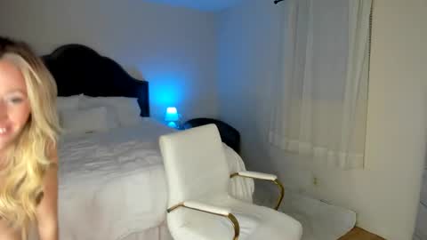 Snapshot of fitandfriskyfunxxx chatting on December 8, 2024, 12:07 am Jamie or Frisky  online show from December 8, 2024, 12:07 am