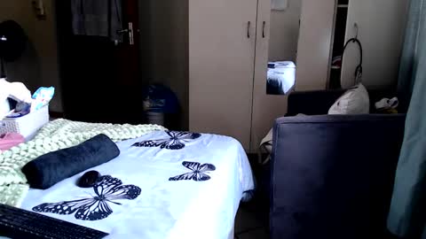 fitblair66_ online show from September 17, 2025, 11:12 am