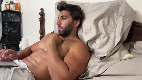 fitcurvyman4fun_69 online show from May 27, 2026, 5:21 pm