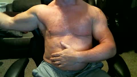 fitguy40 online show from January 2, 2025, 4:20 am