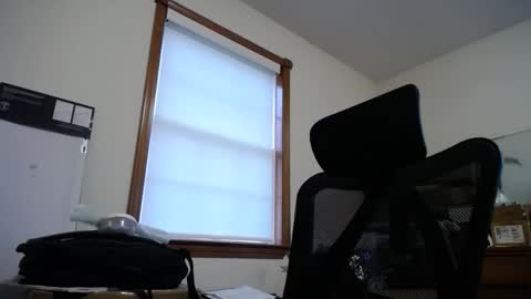  Links in Bio below online show from November 22, 2025, 12:48 pm