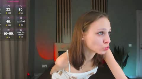 im Linda please give me thumbs up online show from January 11, 2026, 9:58 am