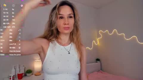 Kira online show from June 10, 2026, 1:28 am