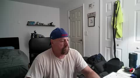 Snapshot of flaguy3233 chatting on December 8, 2024, 3:53 am Florida guy online show from December 8, 2024, 3:53 am