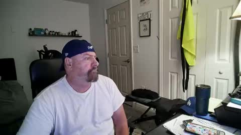 Snapshot of flaguy3233 chatting on December 16, 2024, 10:13 pm Florida guy online show from December 16, 2024, 10:13 pm