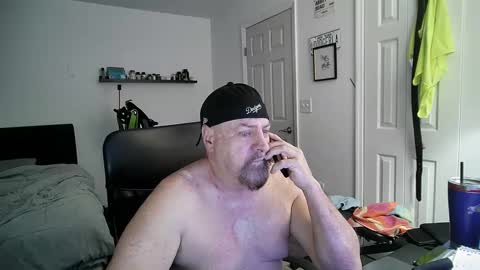 Snapshot of flaguy3233 chatting on February 16, 2025, 2:43 pm Florida guy online show from February 16, 2025, 2:43 pm