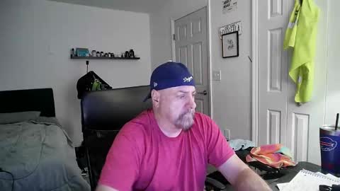Snapshot of flaguy3233 chatting on February 17, 2025, 6:04 pm Florida guy online show from February 17, 2025, 6:04 pm