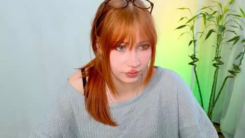 fleur_fox online show from May 28, 2026, 9:28 am