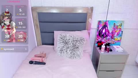   FLEUR   online show from November 10, 2025, 7:24 pm