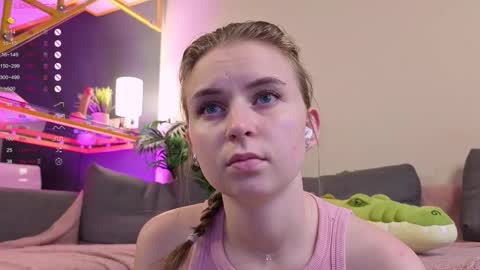 Snapshot of flexi_pixie chatting on October 16, 2025, 8:48 am Leia online show from October 16, 2025, 8:48 am