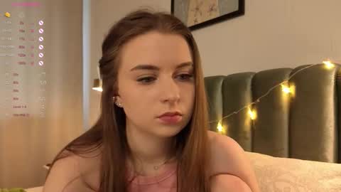 Snapshot of flexi_pixie chatting on December 22, 2025, 8:44 am Leia online show from December 22, 2025, 8:44 am