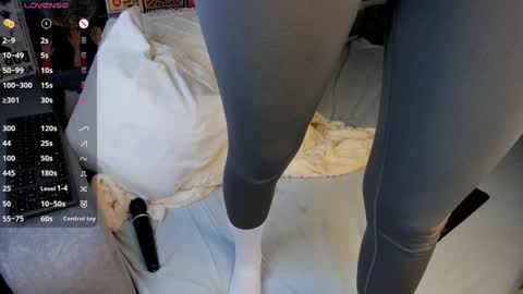 Emely  online show from March 3, 2025, 1:21 am